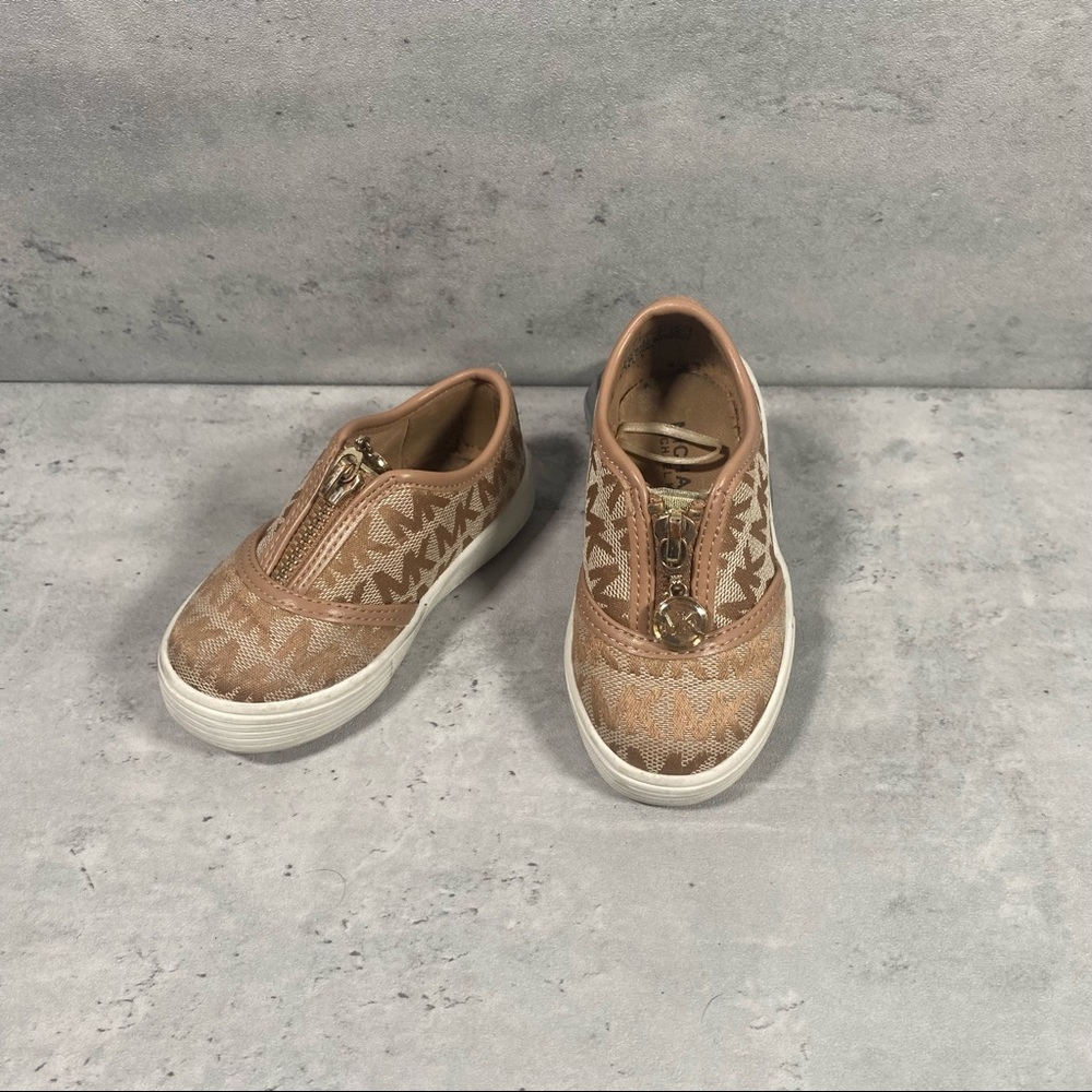Micheal Kors Arrow-T Brown Signature Toddler Kids Shoes Zipper Size 5 EUC